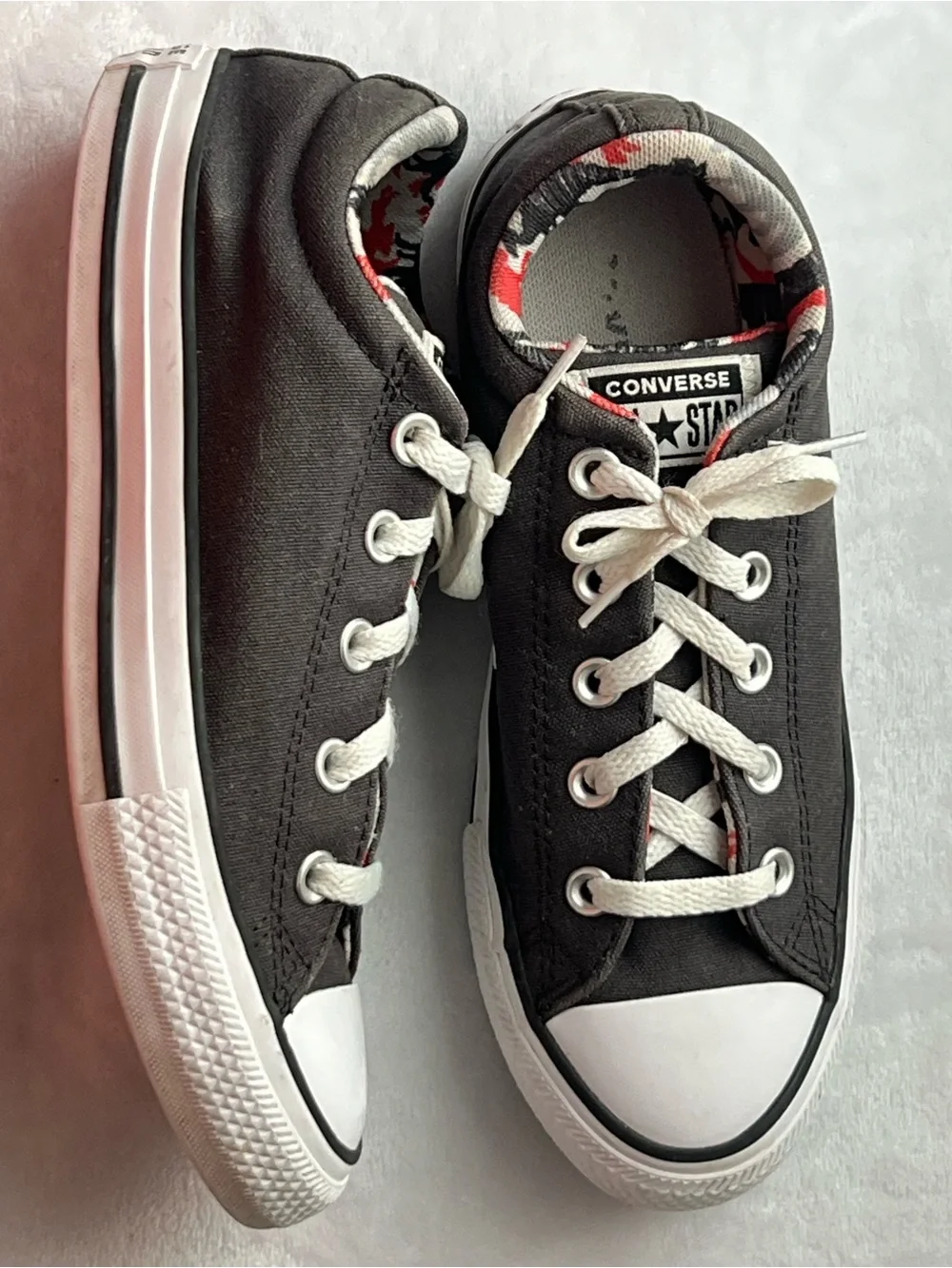 Converse Kids Black Low-Top Sneakers with White Laces, Size 4 (US)
